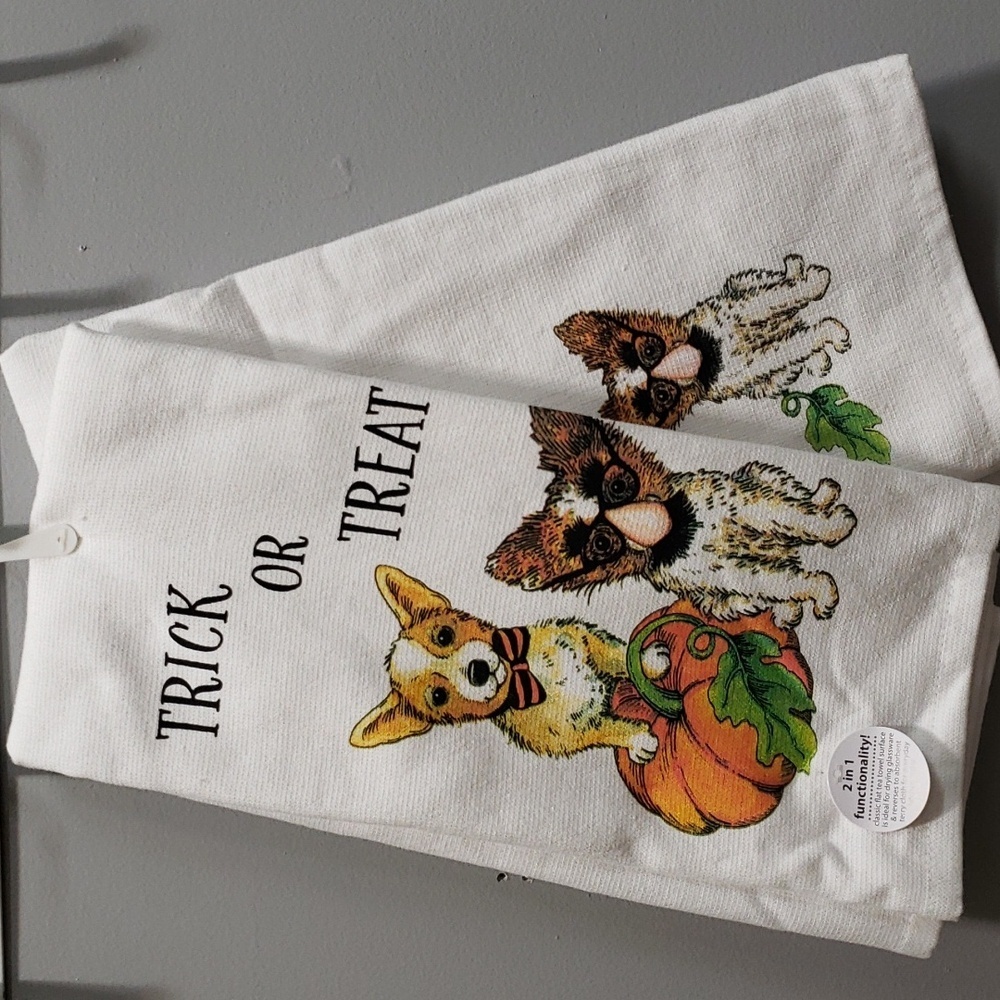 Kay Dee NWT 100% Cotton Kitchen Towels Cute Dogs in Costumes